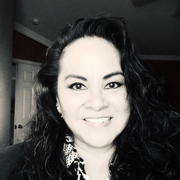 Meet your Posher, Lisa - Picture 2 of 2